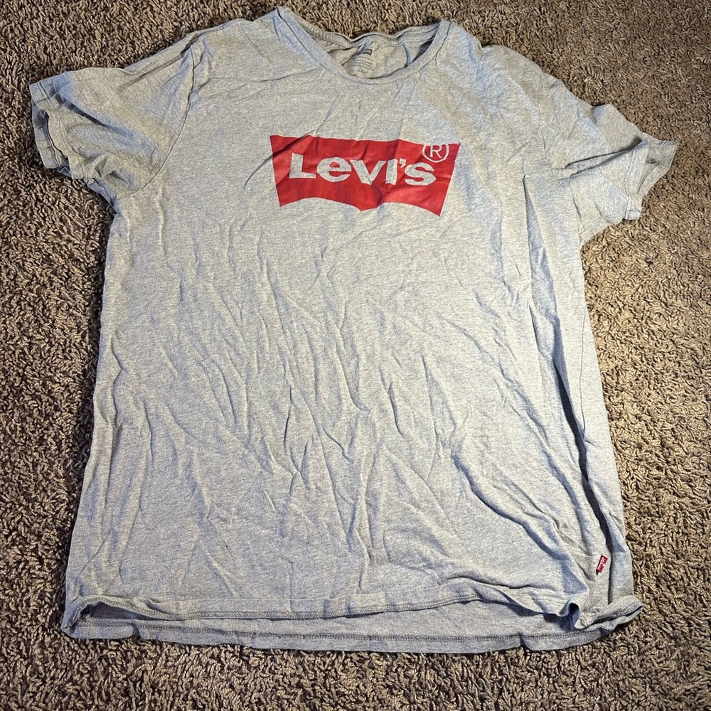 Levi's Gray Short Sleeve Tee with Classic Red Logo